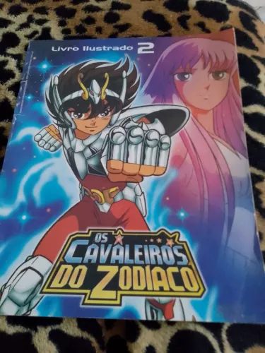 Livro ilustrado Cavaleiros do Zodíaco 2.
