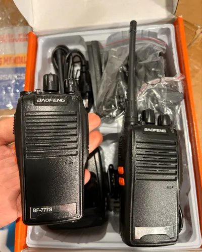 Kit Rádio Comunicador Baofeng BF-777S Completo ( Fones e Acessórios )