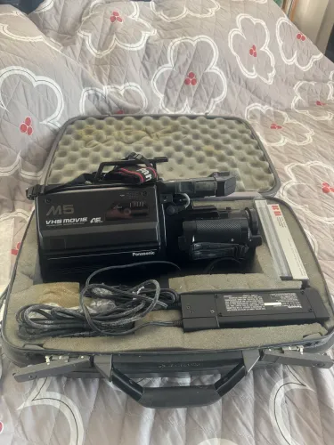 Panasonic NV-M5 VHS Movie Vintage + Maleta e Acessórios Originais