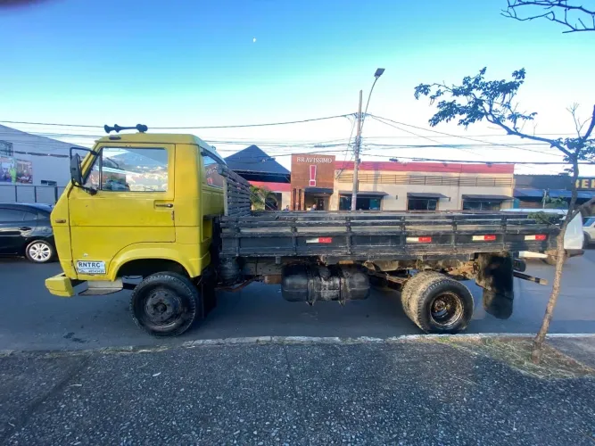 CAMINHÃO 6.90 3/4 ano 1986