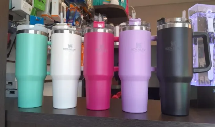 CANECA TERMICA COM CANUDO 1.200L