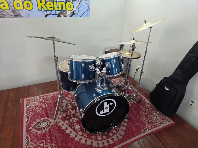 Bateria musical instrumento