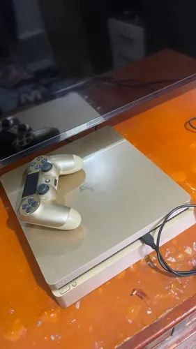 PlayStation 4 slim gold edition 1T
