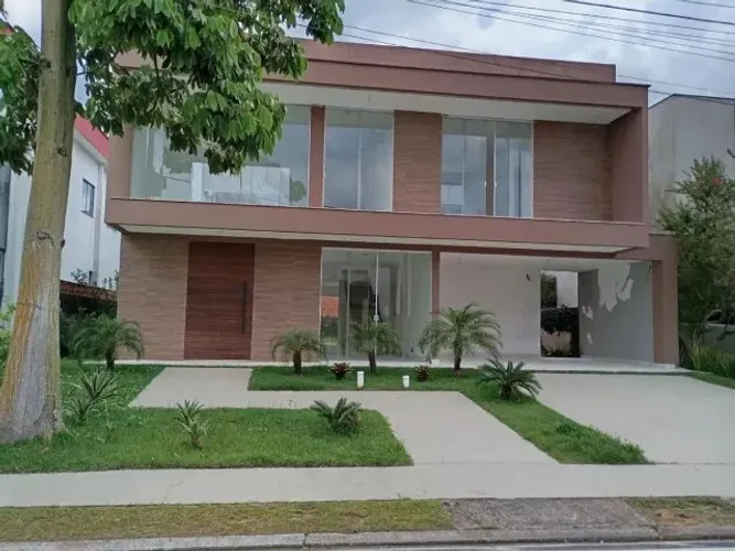 Montenegro Boulevard, Linda casa faltando pouco acabamento, com 3 suítes e gabinete.
