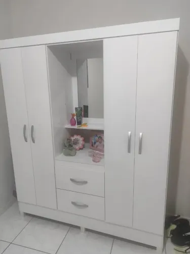 Guarda roupa novo