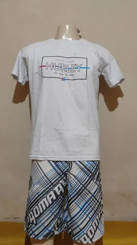 Camisas e bermudas