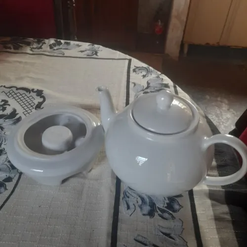 Bule grande com recipiente 