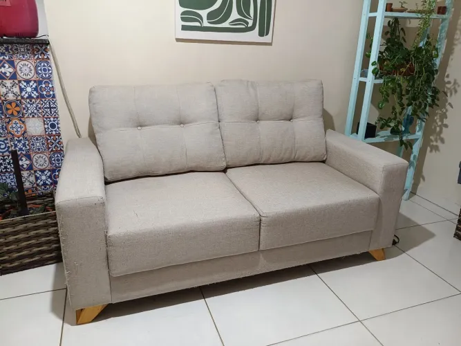 Sofá bege 2 lugares