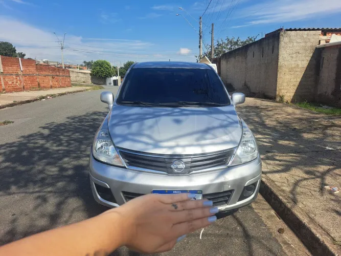 Nissan Tiida Sedan 1.8 16V Flex Fuel 4P 2012