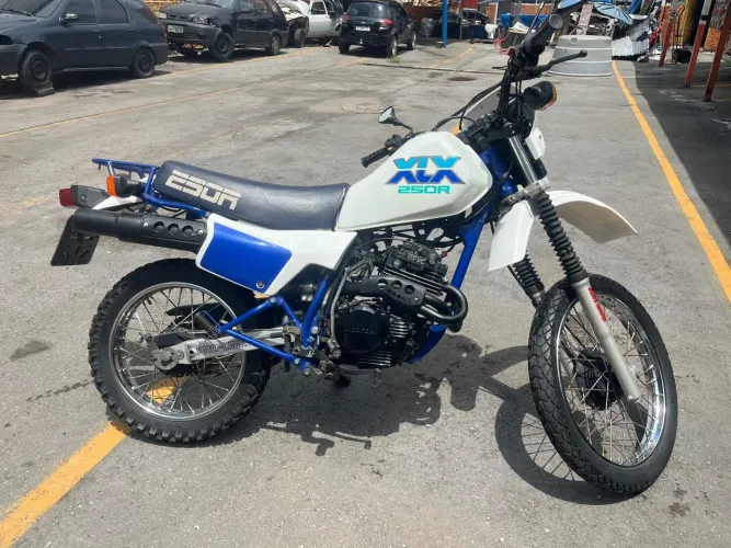 Xlx 250 em ótimo estado toda original raridade