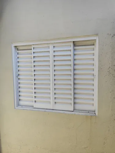 Janela veneziana 1,20x1,00 - Retirar no local