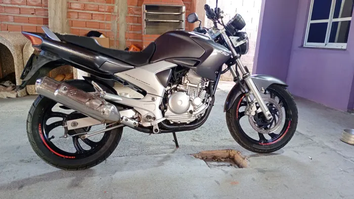 Fazer 250 restaurada