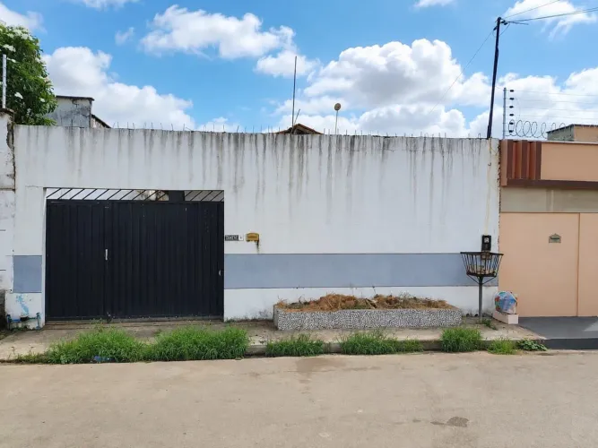 CASA NO JARDIM TURU