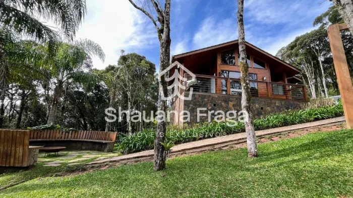 Rancho Queimado - Condomínio Chapada das Araucárias - Casa à Venda com 3 Quartos e Córrego
