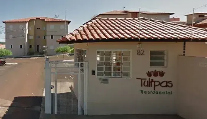 Amplo apartamento a venda no Res. Tulipas