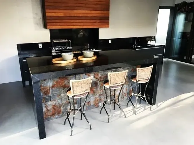 Bancadas de granito e mármore na promoção cozinha e banheiro