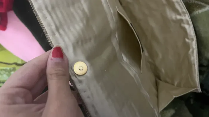 Bolsa Clutch Festa Prateada - Elegância e Brilho para Qualquer Ocasião