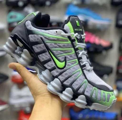 NIKE SHOX 12 MOLAS RELÍQUIA