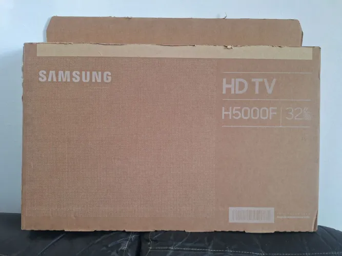 Caixa vazia de tv pra transporte