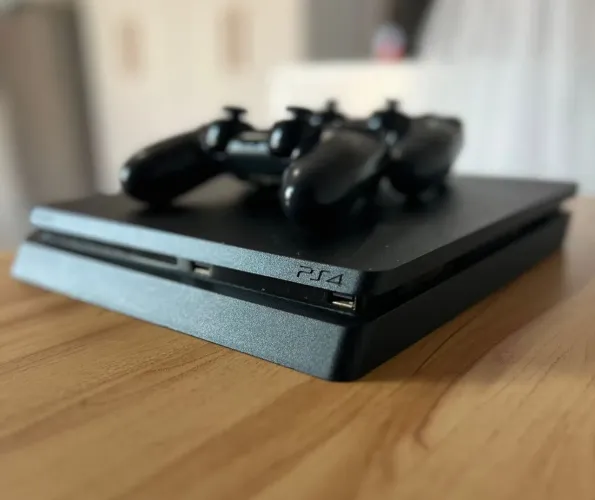 PlayStation 4! Modelo slim, revisado e com garantia. 