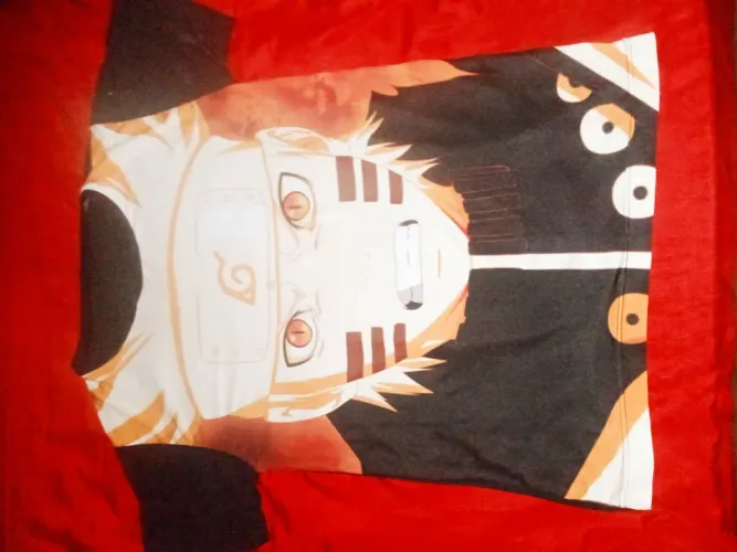 Camiseta Naruto Uzumaki modo raposa.