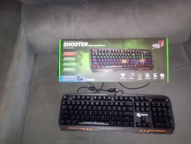 Teclado gamer tamanho 100%