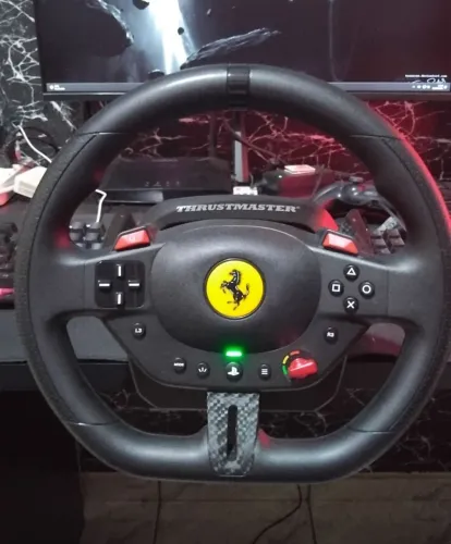 Vende-se volante Thrutmaster, descrição!