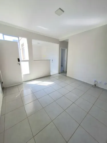 Alugo Apto no Resid. Marajoara I, c/ 2 quartos, banheiro social, sala, cozinha c/ área de