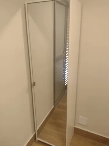 Sapateira com espelho