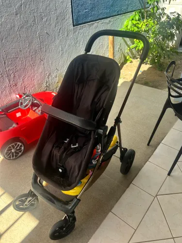Cadeira Bebê conforto e carrinho de bebê