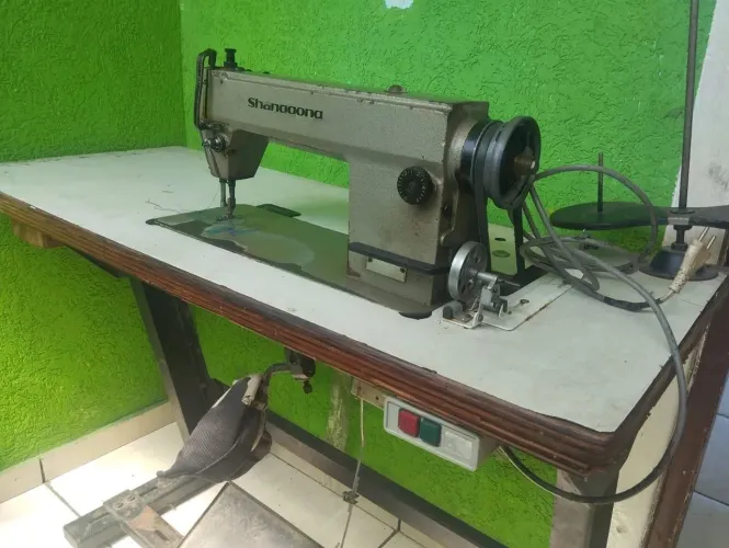 Vendo máquina de costura industrial shenggong 