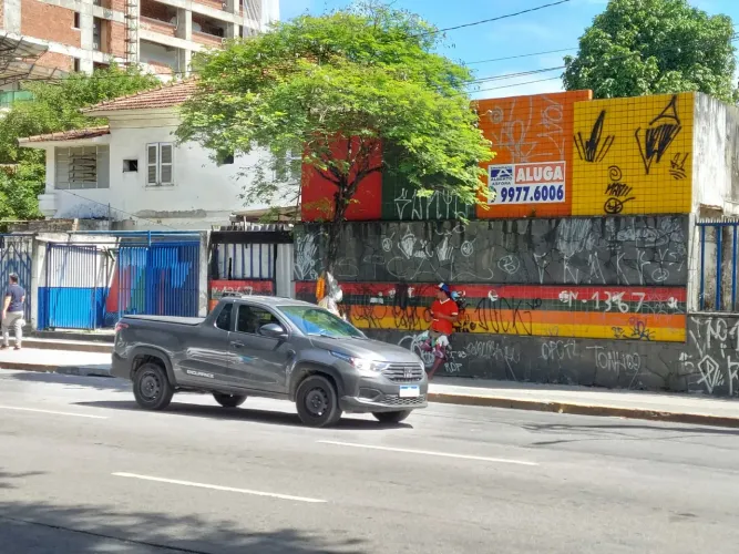 Alugo terreno R. Dom Bosco com AV. Agamenon Magalhães com 1.870m²m2