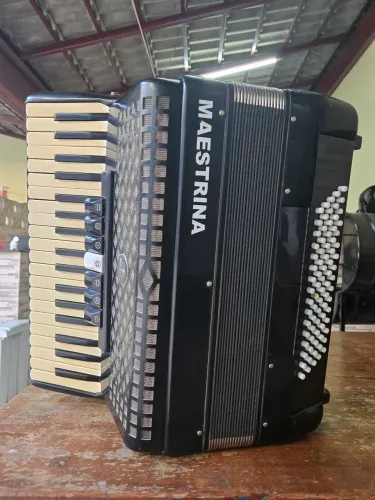 SANFONA 80 BAIXOS MAESTRINA