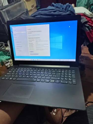 Notebook Lenovo Procesador Intel(R) Core(TM) i5-8250U a 1,60