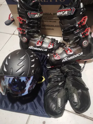 Kit capacete importado, luva swany e bota de esqui nordica SpeedMachine
