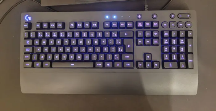 Teclado Logitech Prodigy G213