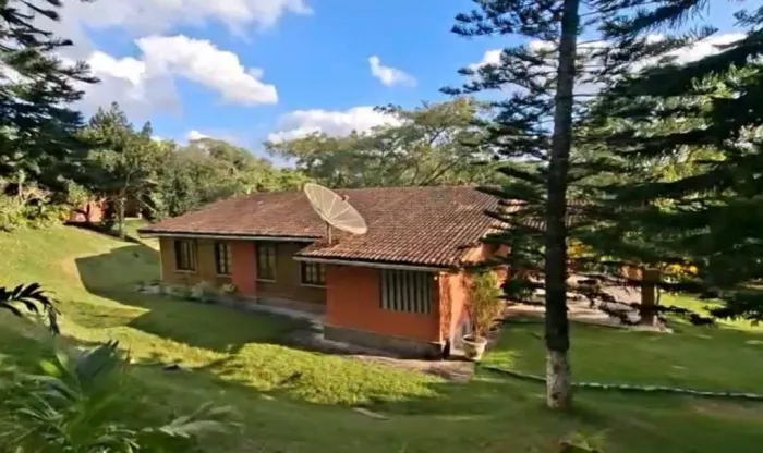 Sítio em Chã Grande 3.2 ha (32.000m²) a 600m da rodovia excelentes instalações PORTEIRA FE