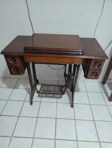 Máquina de costura relíquia