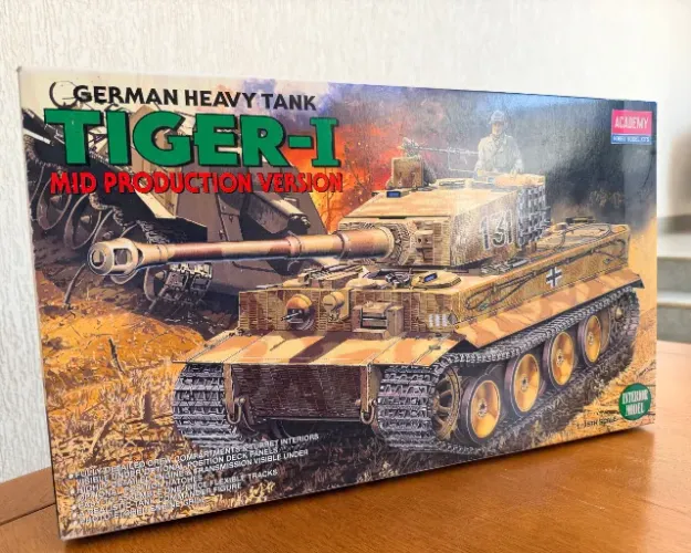 Kit Plastimodelismo Tanque Tiger I Academy 1:35