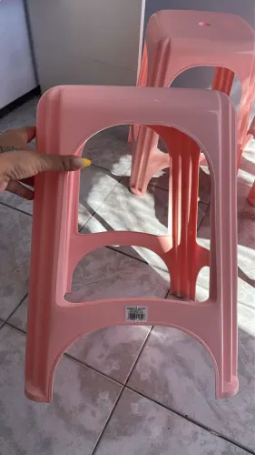 Banqueta de plástico semi nova 4 unidades