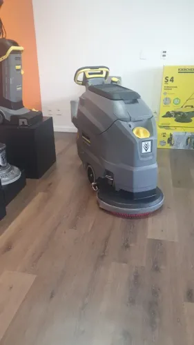 Aluguel de Máquina Limpadora e Secadora de Piso Karcher, BD 50/50, Lava e Seca Pisos