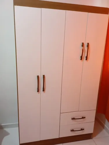 Guarda roupa de solteiro