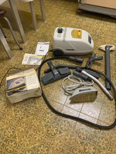 Higienizador a Vapor Kärcher Vaporapid 1500 Kit Completo com Ferro de Passar e Acessórios 