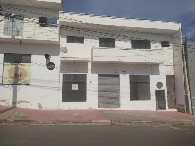 Aluga-se salão comercial Éden 