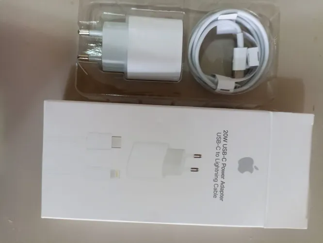 Kit Carregador Turbo 20W para iPhone + Cabo Lightning 1M