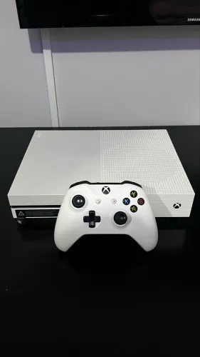 ? Xbox One S 500GB + Controle Original + GTA V