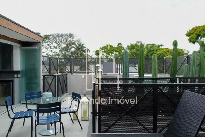 Sobrado de Luxo em Moema: 4 quartos, 3 suítes, 5 banheiros, 4 vagas e 379m² - Imperdível e