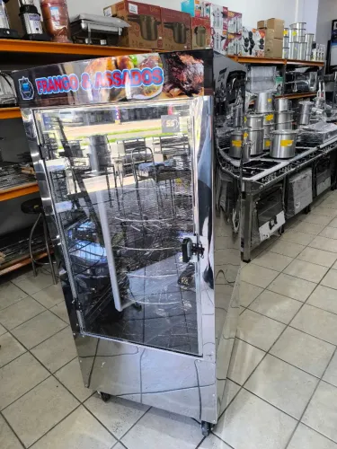 Máquina de frango giratória.