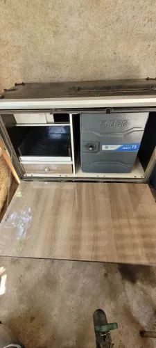Caixa de comida com compartimento para geladeira