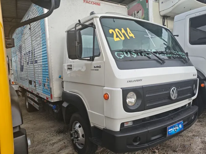 VW 8-160 Baú de 6.20 piso chapa 